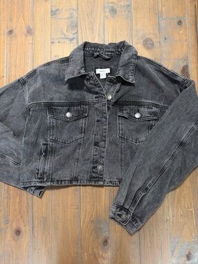 Forever 21 Cropped Washed Black Denim Jacket